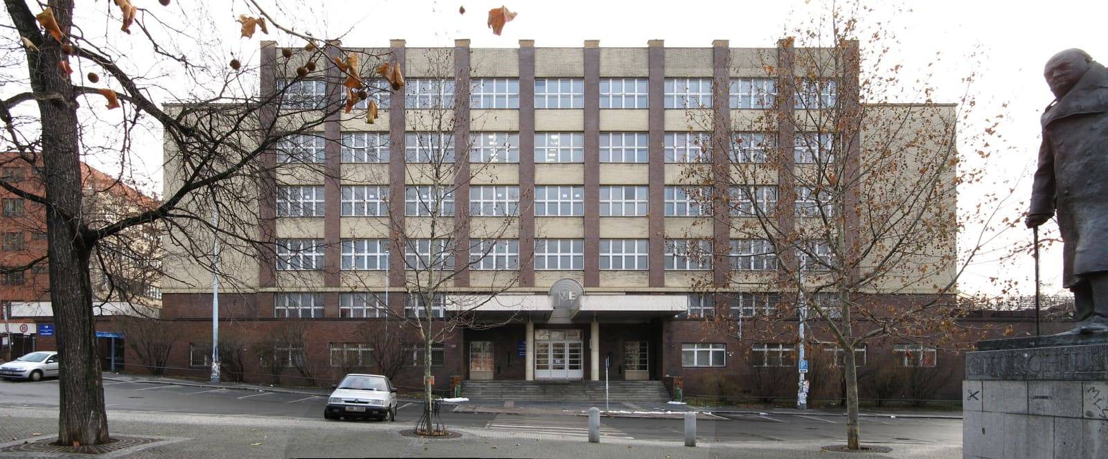 المبنى القديم لجامعة براغ للاقتصاد والأعمال (VŠE)
